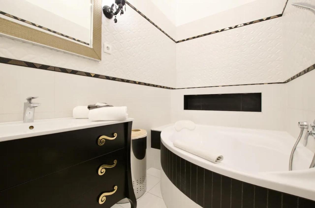Premium Apartment By Hi5 - Lendvay Palace 부다페스트 외부 사진